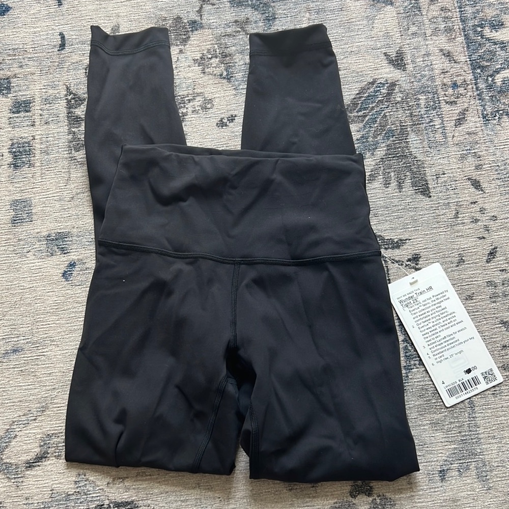 Lululemon Wunder Train Tight 25” size 4
